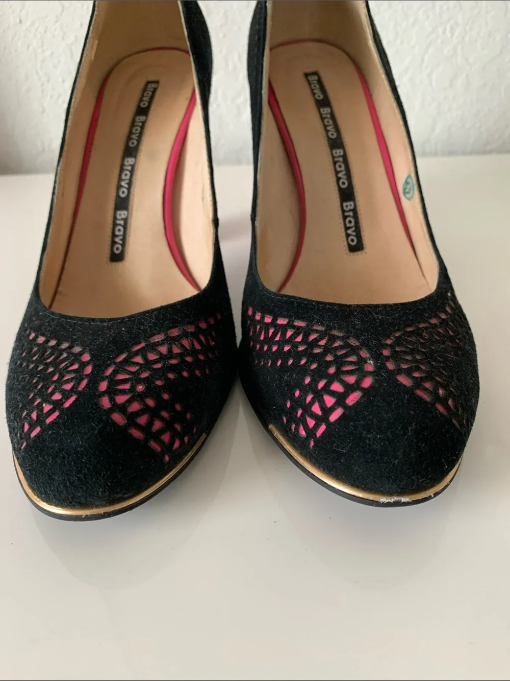 Bravo Black and Hot Pink Cutout Block Heel Pumps Shoes Size EU41